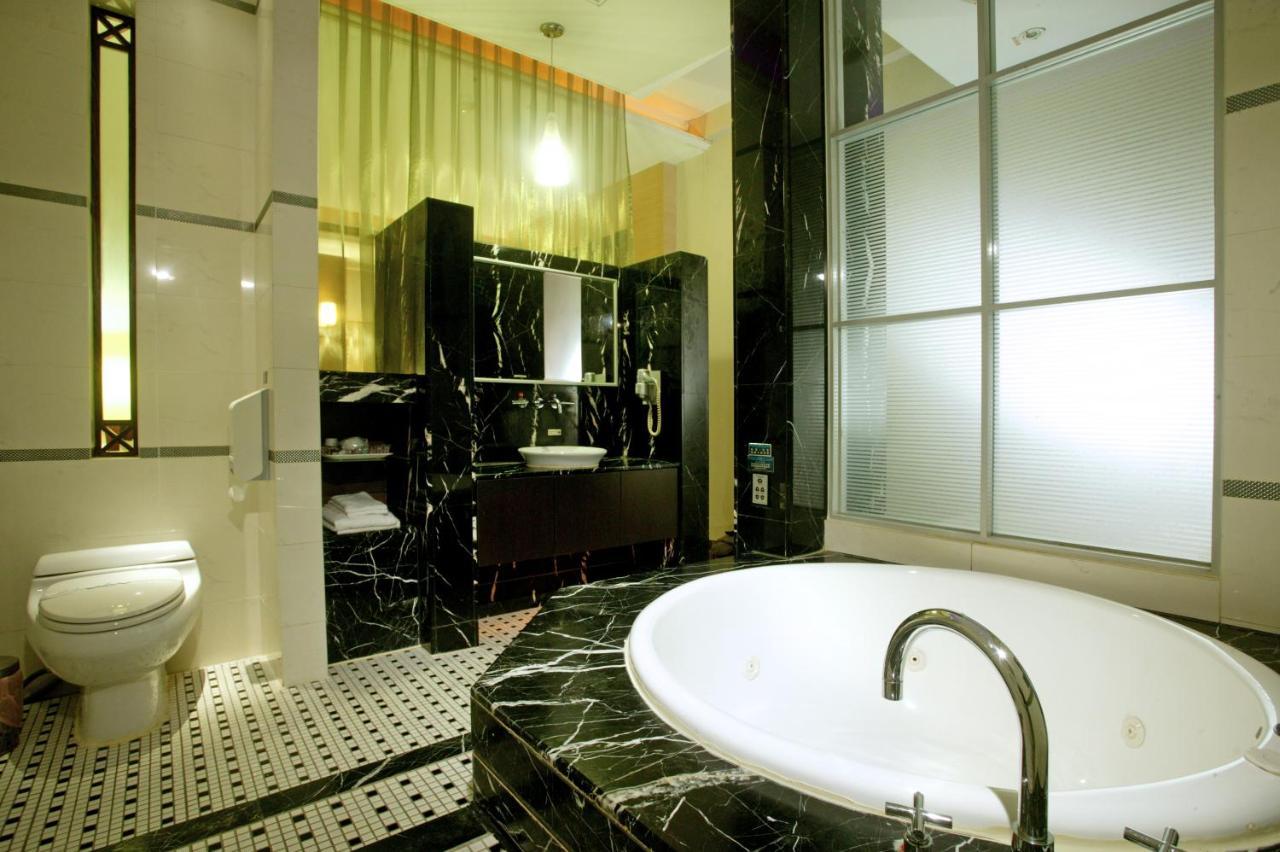 Jing Hwa Motel Tajnan Kültér fotó
