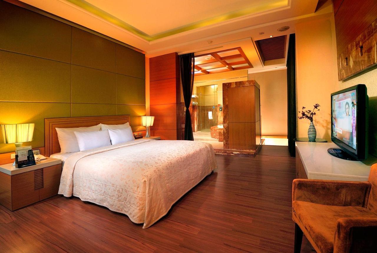 Jing Hwa Motel Tajnan Kültér fotó