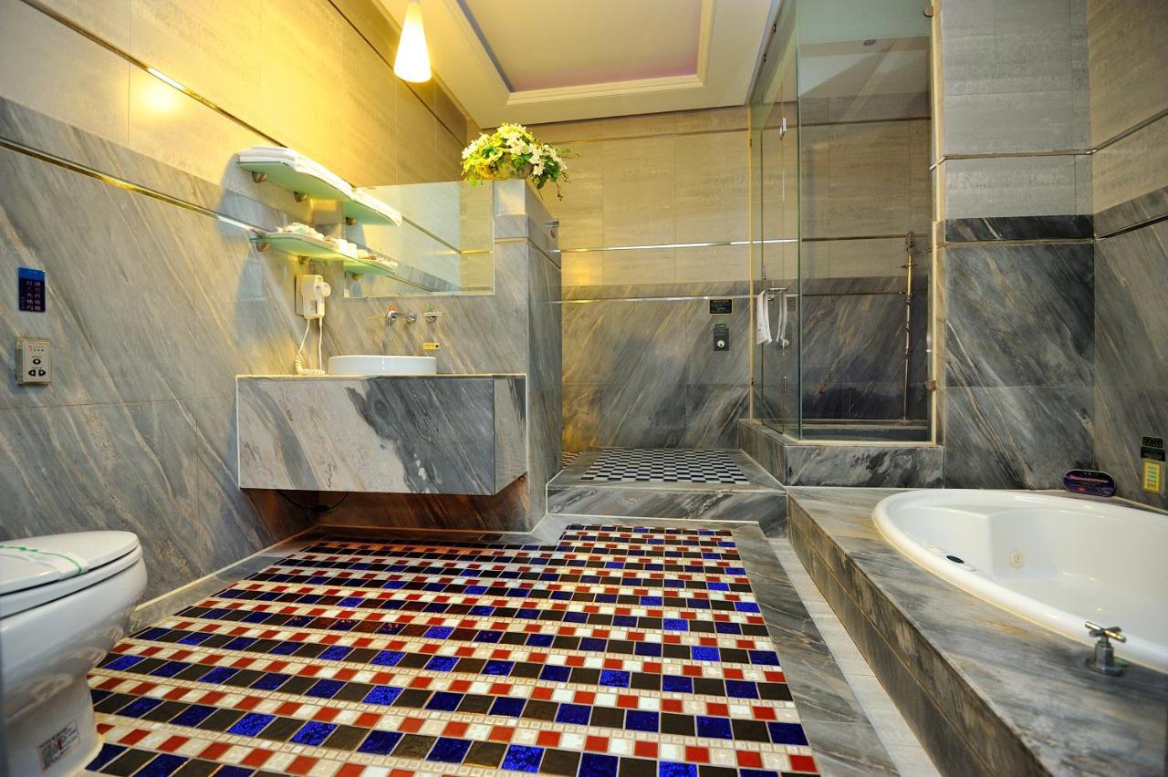 Jing Hwa Motel Tajnan Kültér fotó