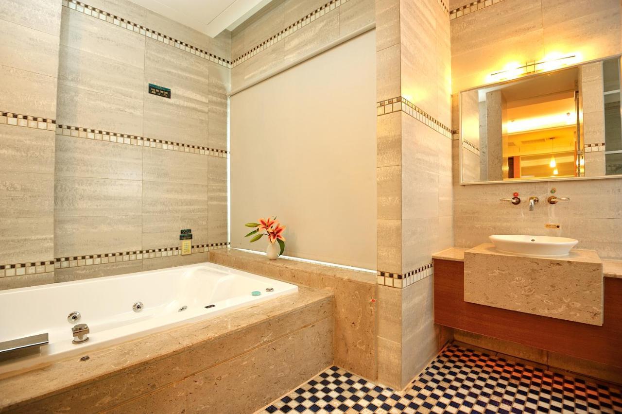 Jing Hwa Motel Tajnan Kültér fotó