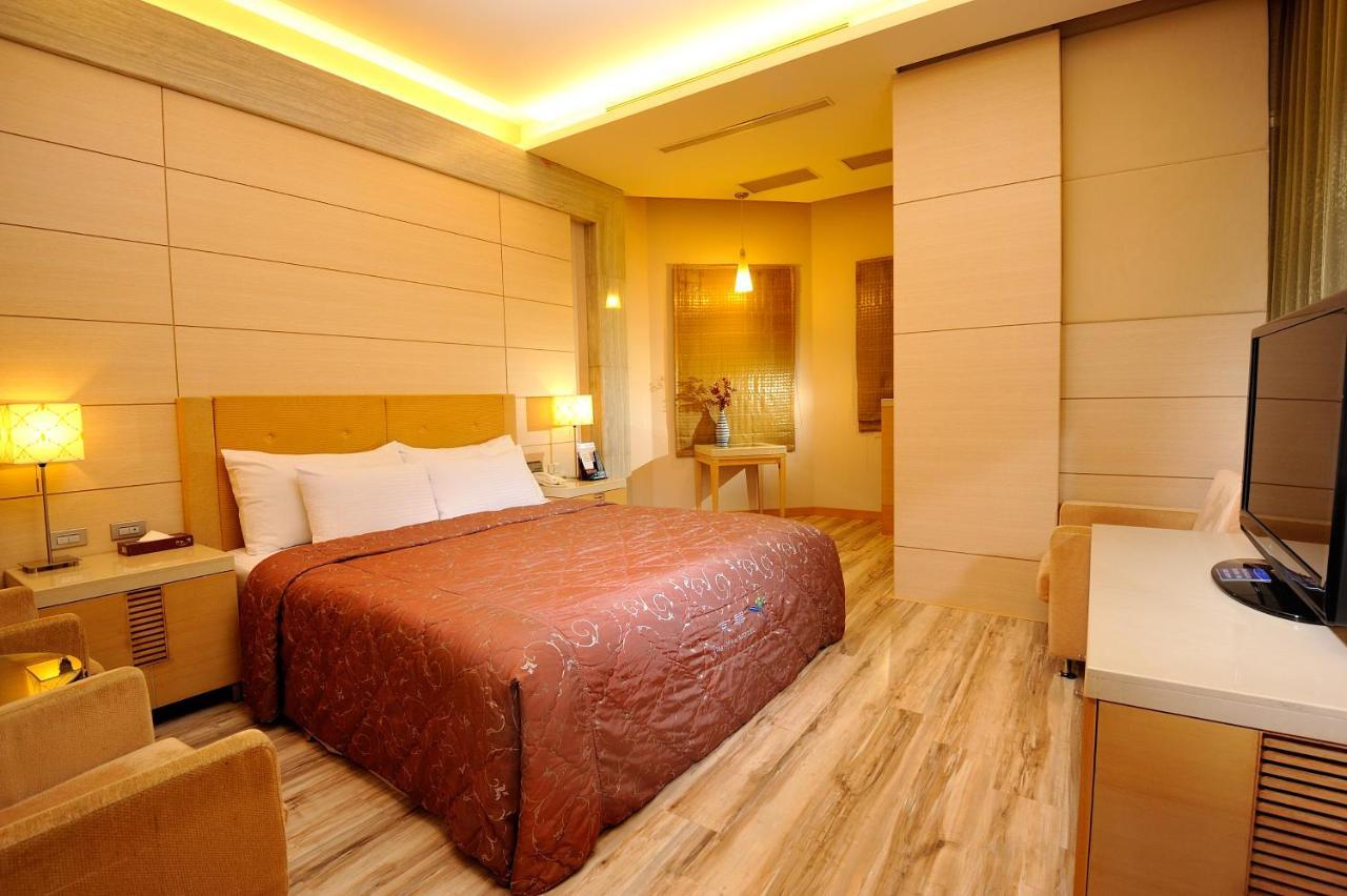 Jing Hwa Motel Tajnan Kültér fotó