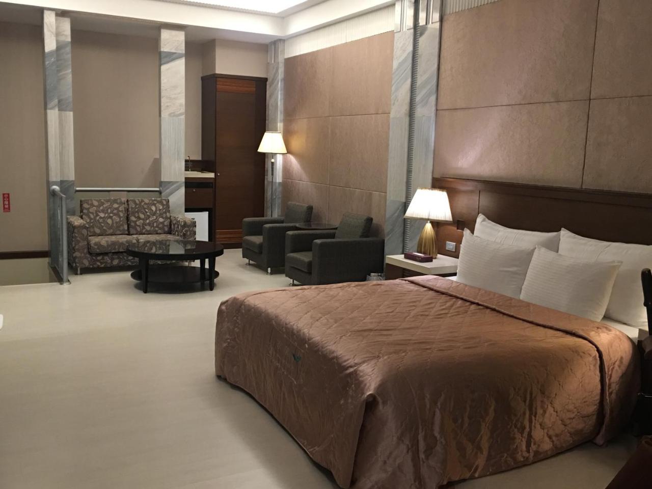Jing Hwa Motel Tajnan Kültér fotó