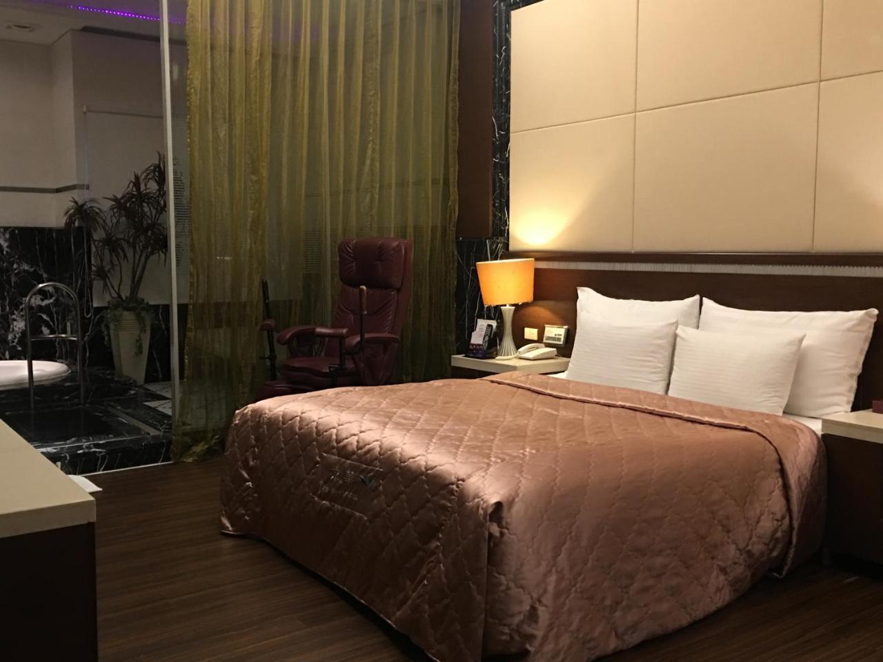 Jing Hwa Motel Tajnan Kültér fotó